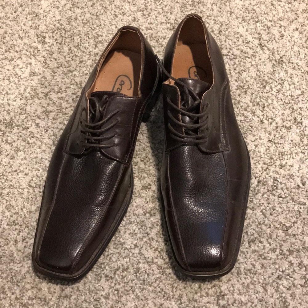 Men’s Coronado brown dress shoes only worn once!!